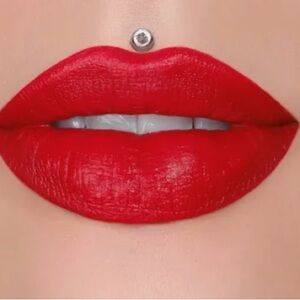 JEFFREE STAR NWBX VELVET TRAP”
“RED AFFAIR”
Matt Finish.